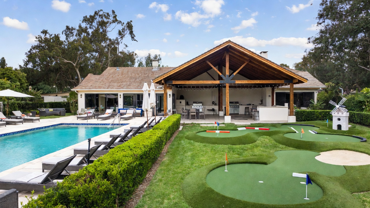 Backyard Mini Golf Resort